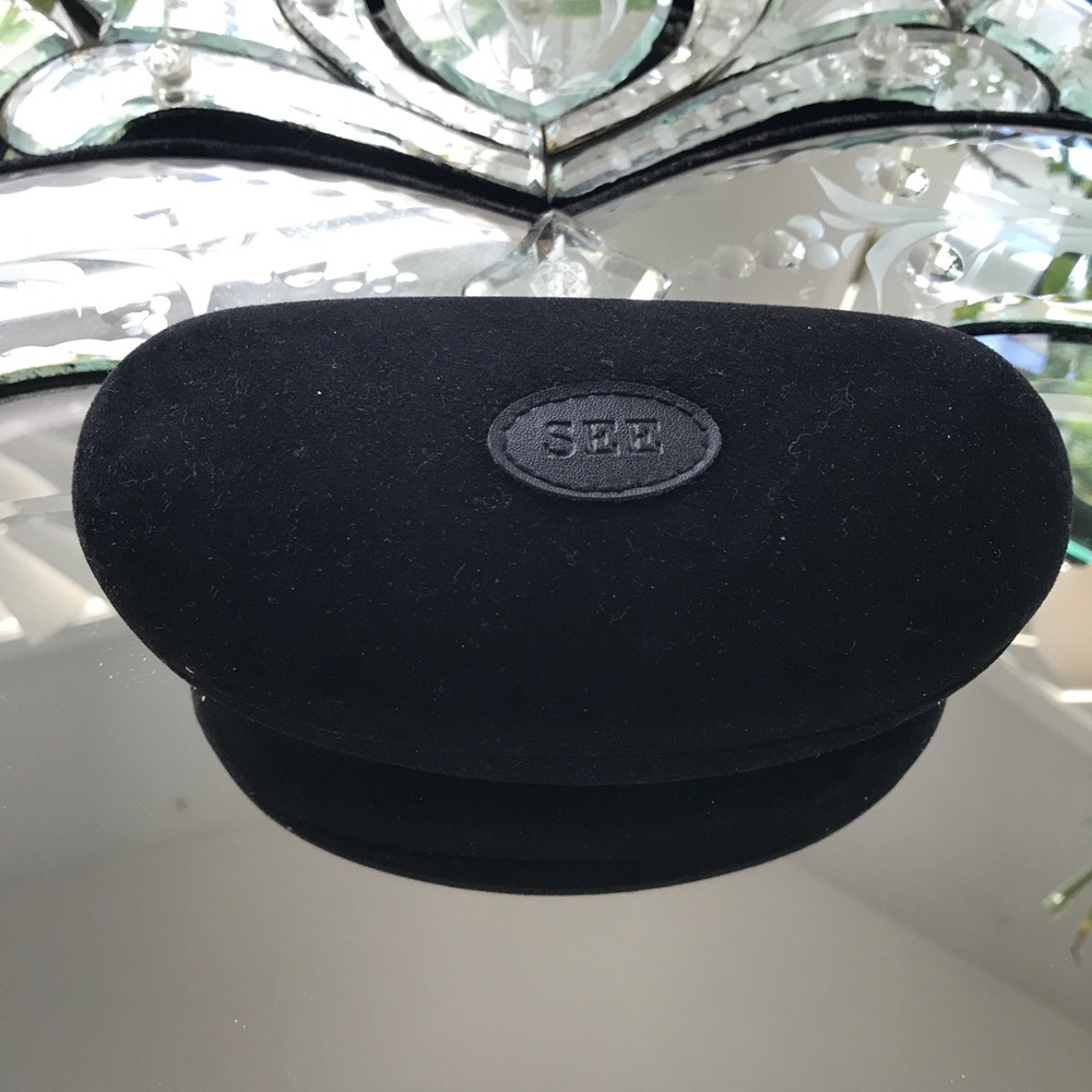 Plush Eyewear case “ See”.